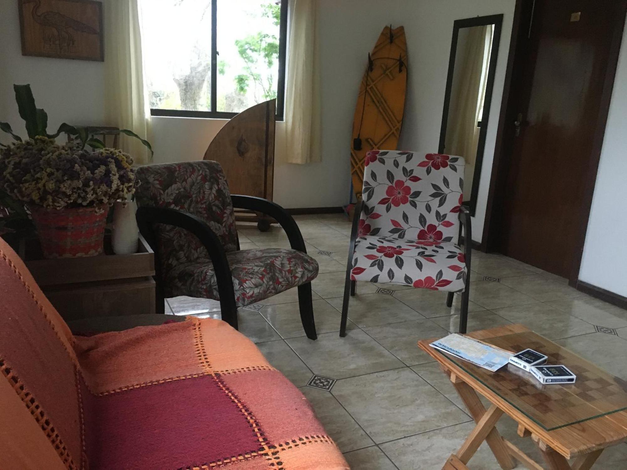 La Marea Inn *